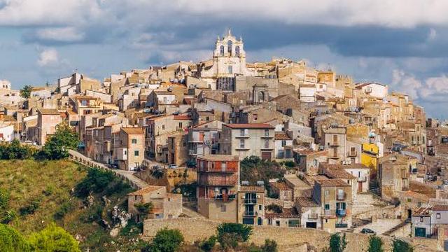 На юге Сицилии продают дома за один евро