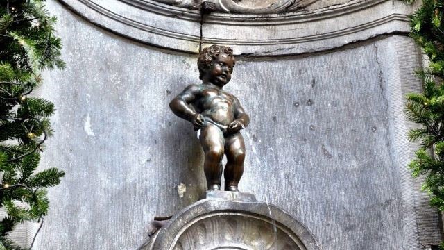 В Брюсселе «Писающего мальчика» обвинили в растрате питьевой воды