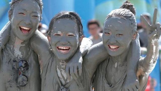 В грязь лицом: грандиозный Фестиваль грязи откроется в Порёне